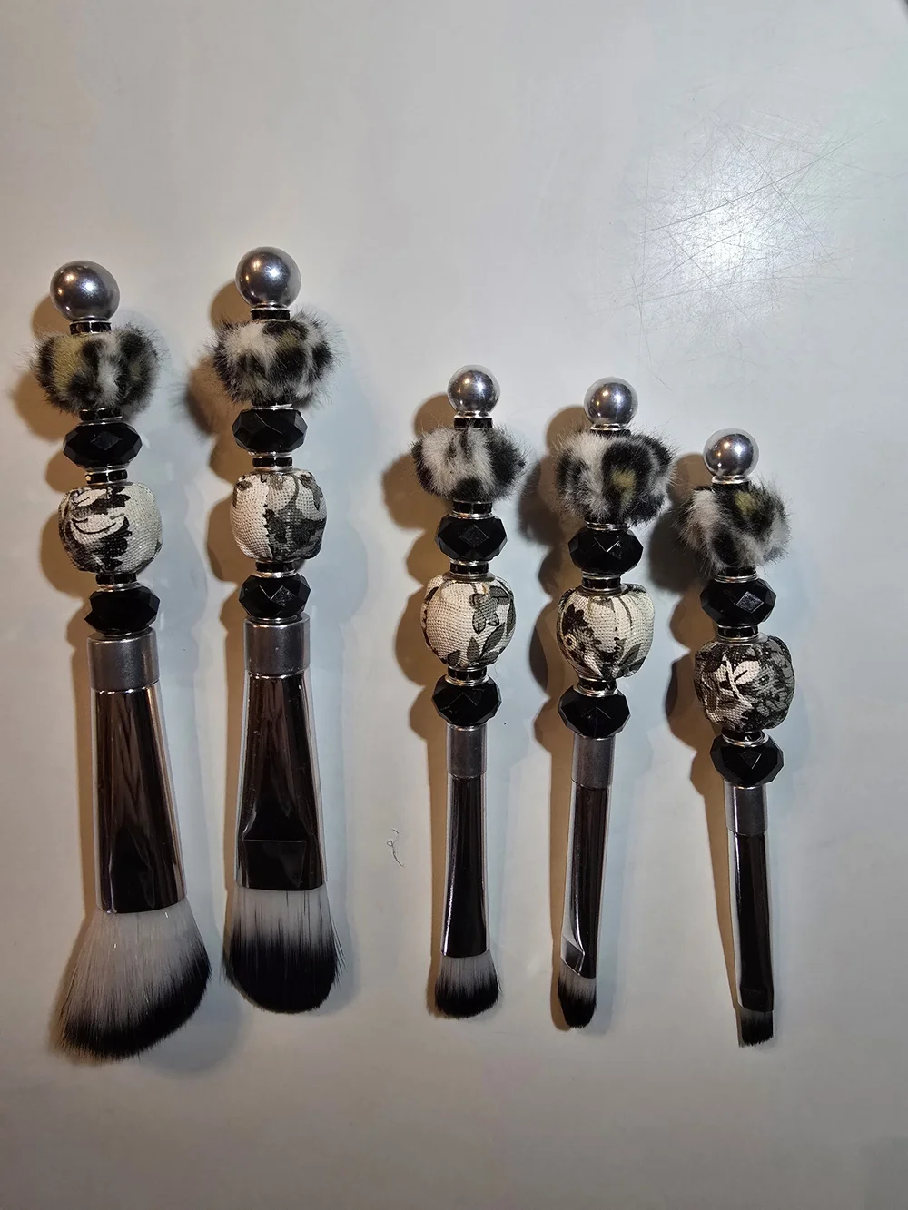 Black & White Decorative Makeup Brush Set